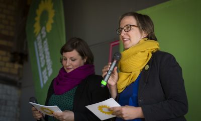 Antje Kapek und Silke Gebel halten auf dem Frühjahrsempfang der Fraktion eine Rede