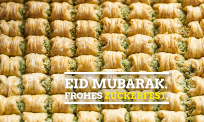 Baklava mit Schriftzug Eid Mubarak.