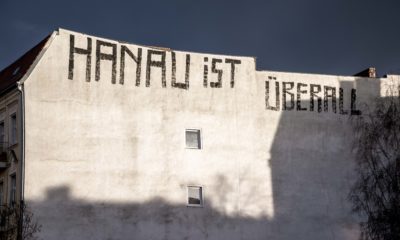 Graffiti auf einer Hauswand mit den Worten: "Hanau ist überall"