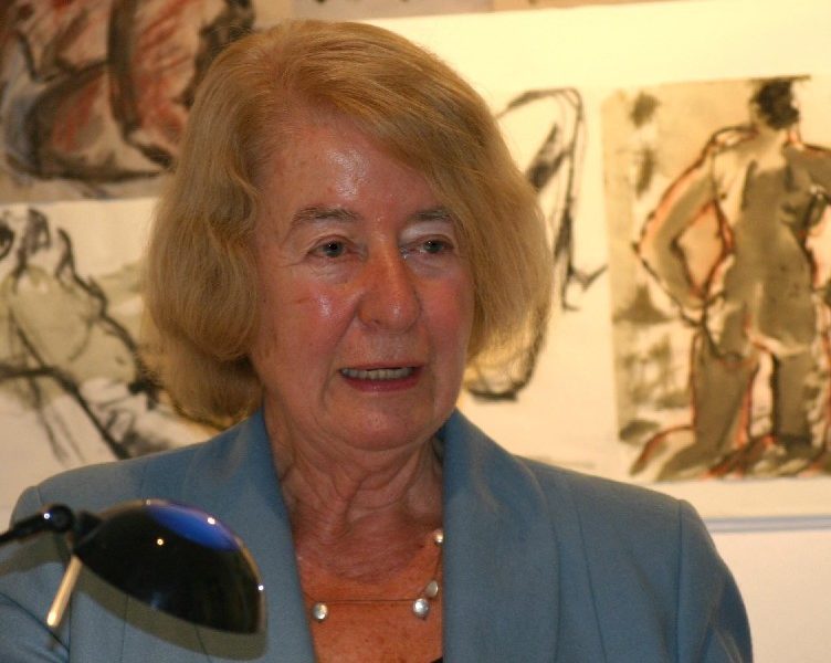 Die Erziehungswissenschaftlerin und ehemalige Vizepräsidentin des Berliner Abgeordnetenhauses Hilde Schramm während einer Buchlesung 2012 in Berlin.