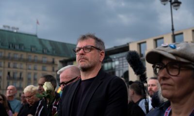 Werner Graf beim Trauermarsch nach dem Angriff auf den CSD Berlin